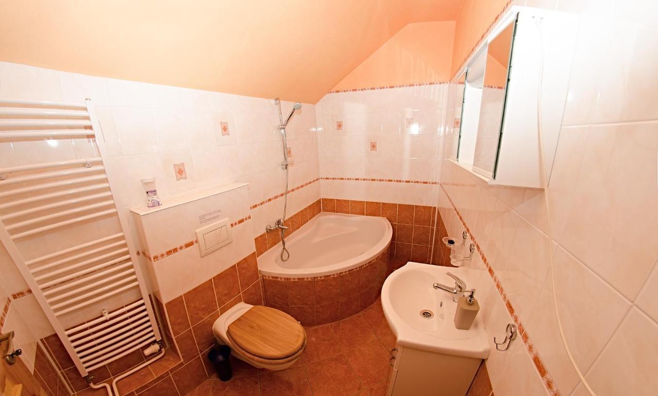 Apartament Vila Rhea Ważec Zewnętrze zdjęcie